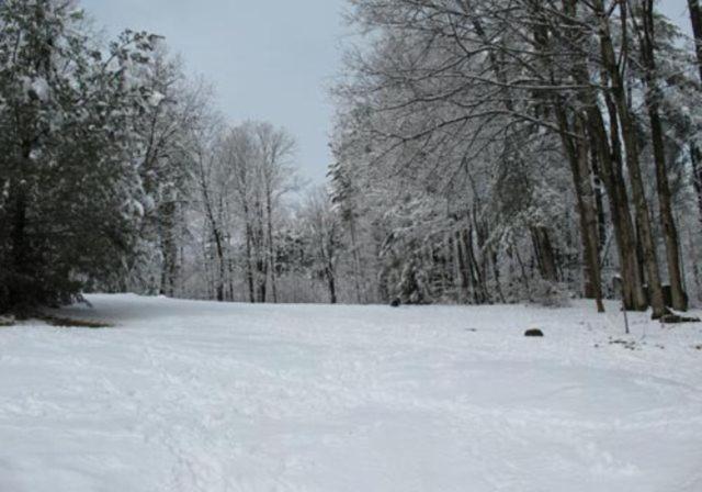 Tumble Inn Schroon Lake Rum bild